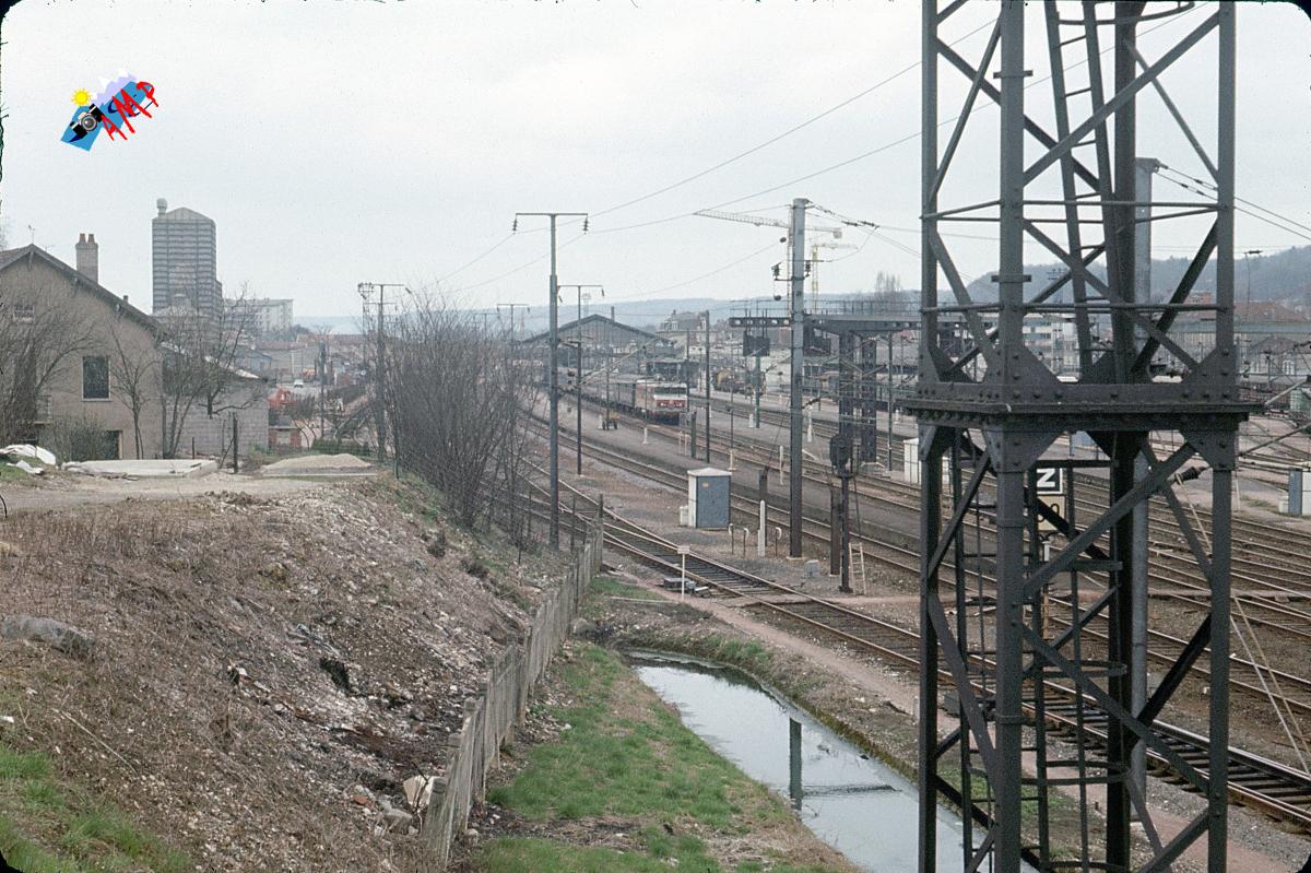 R23D_068-B071-26-depuis le pont Triby_HG